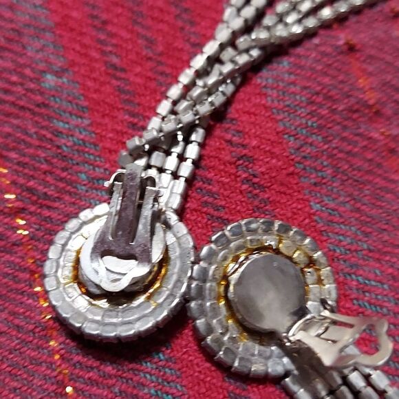 Vintage Runway Rhinestone Prong Set Dangle Clip Earrings - Picture 5 of 5